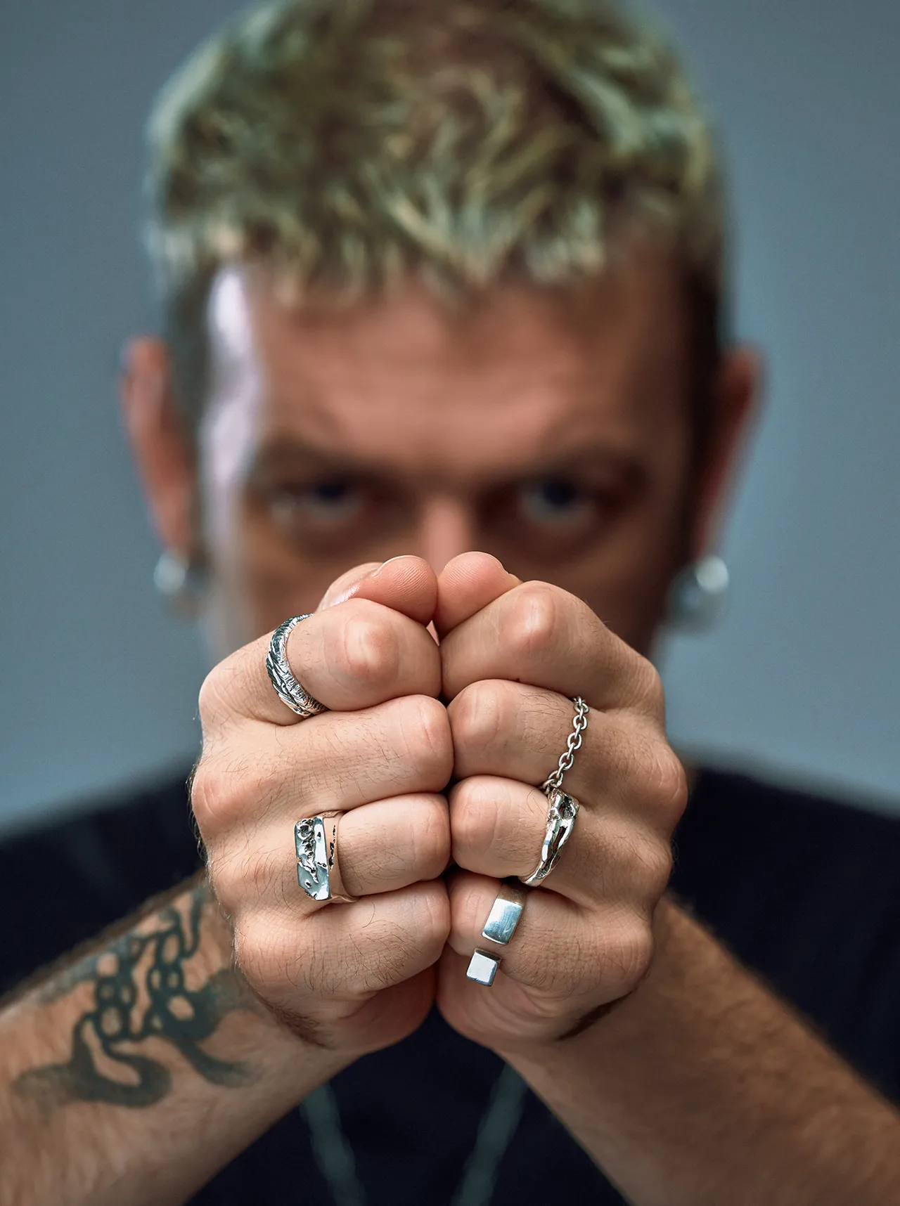 Resonance lookbook: Indigo handcrafted silver jewelry echoing the Berlin night between neon and concrete